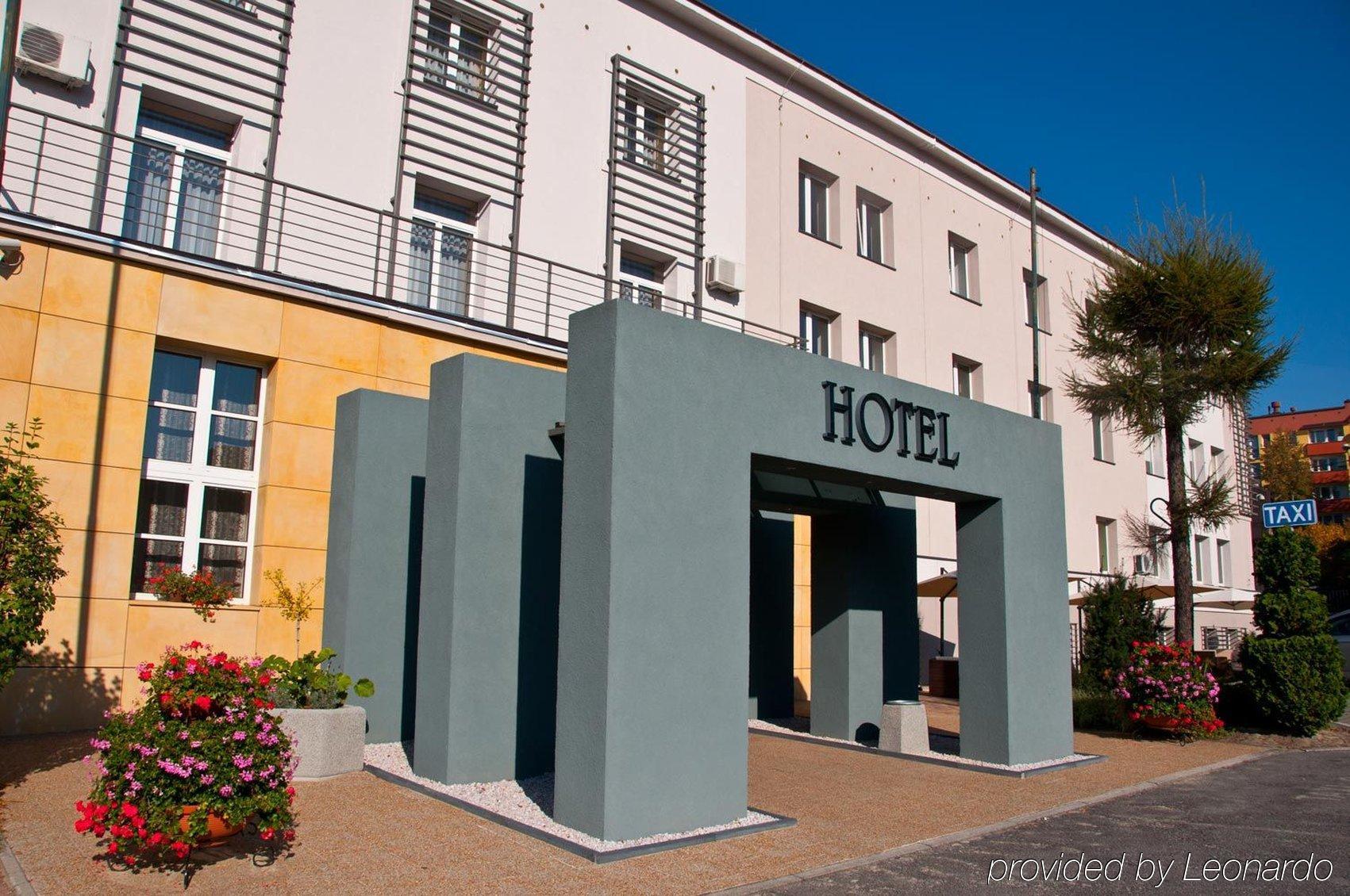 Brojan Hotel ยาวอร์ซโน ภายนอก รูปภาพ