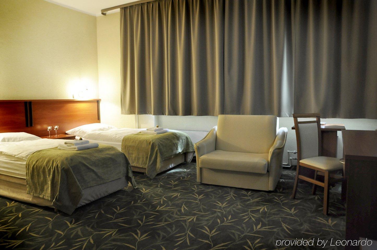 Brojan Hotel ยาวอร์ซโน ห้อง รูปภาพ